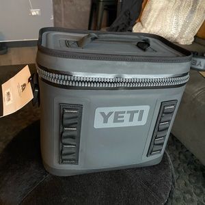 YETI Hopper Flip 8 cooler (new)